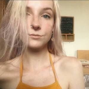 Meet your Posher, Claire